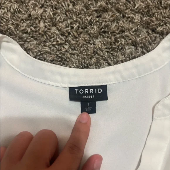 Torrid White Blouse - Picture 4 of 8